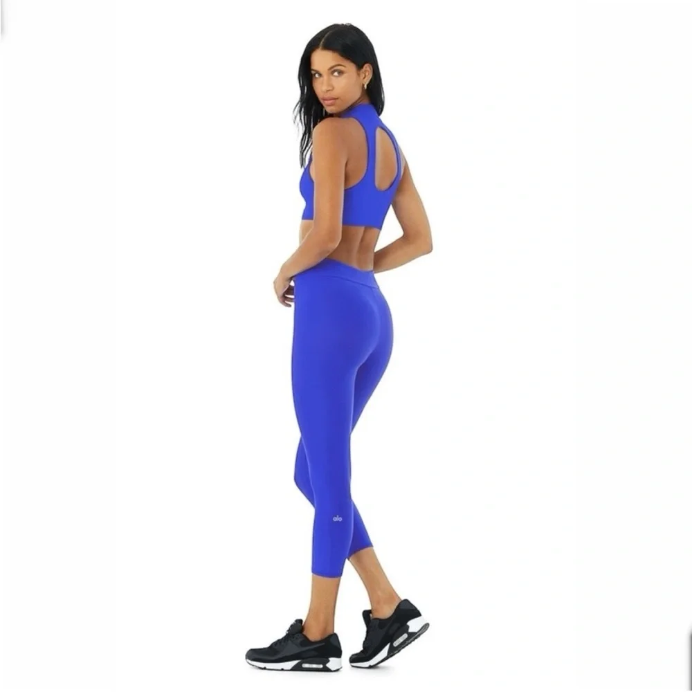 Alo Yoga Airlift Set - Picture 2 of 15